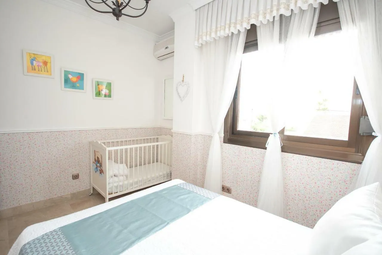 Cubo'S Villa Palacio Valdes 托雷莫利诺斯